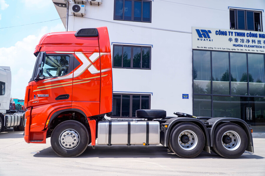 Xe đầu kéo Shacman X6000 Cummins 460HP cầu láp