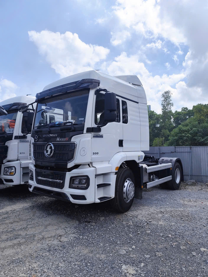 XE ĐẦU KÉO SHACMAN H3000S 4X2 WEICHAI 300HP CẦU LÁP