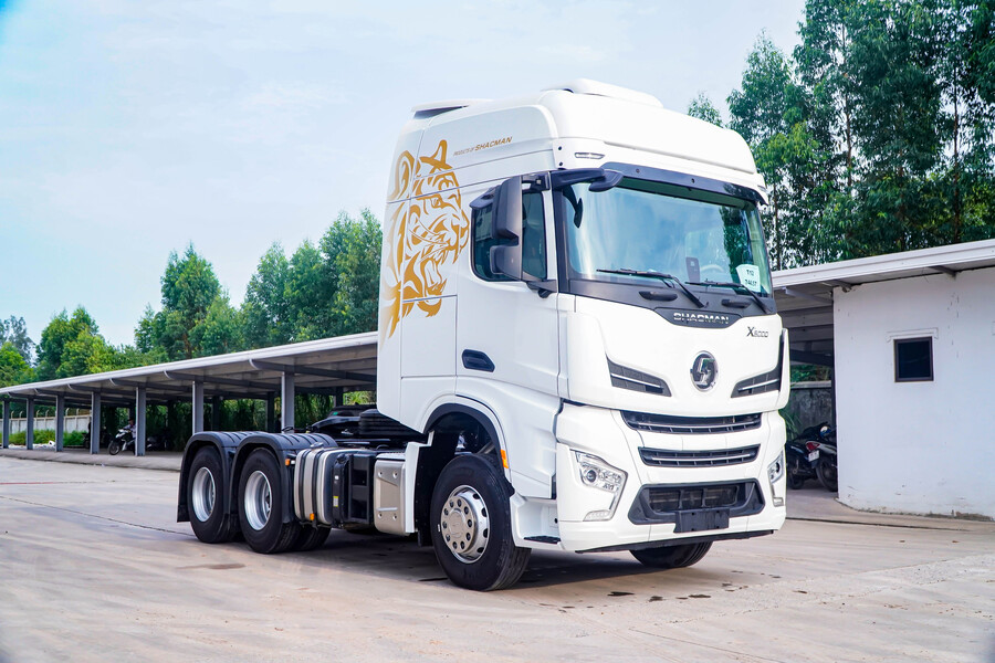Xe đầu kéo Shacman X6000 Weichai 460HP cầu láp