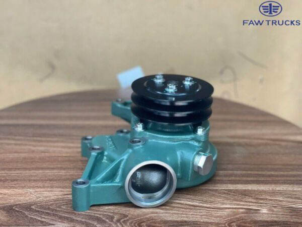 Bơm Nước Xe Đầu Kéo FAW 260HP