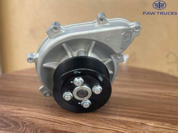 BƠM NƯỚC XE ĐẦU KÉO FAW 445HP