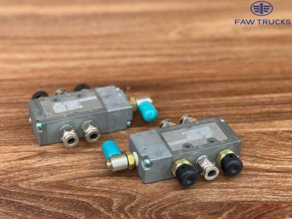 HỘP DIÊM CHUYỂN TẦNG HỘP SỐ XE ĐẦU KÉO FAW 375HP