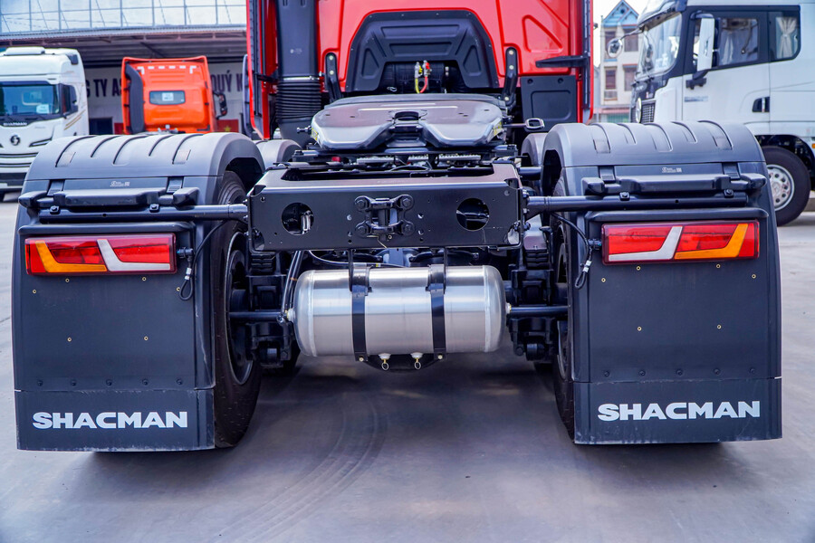 Xe đầu kéo Shacman X6000 Cummins 460HP cầu láp